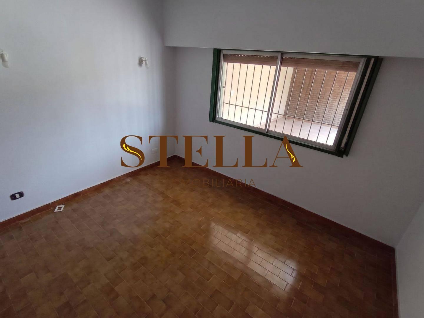 Foto de Venta y Alquiler de Casa 3 Ambientes en Isidro Casanova, La Matanza., imagen 4