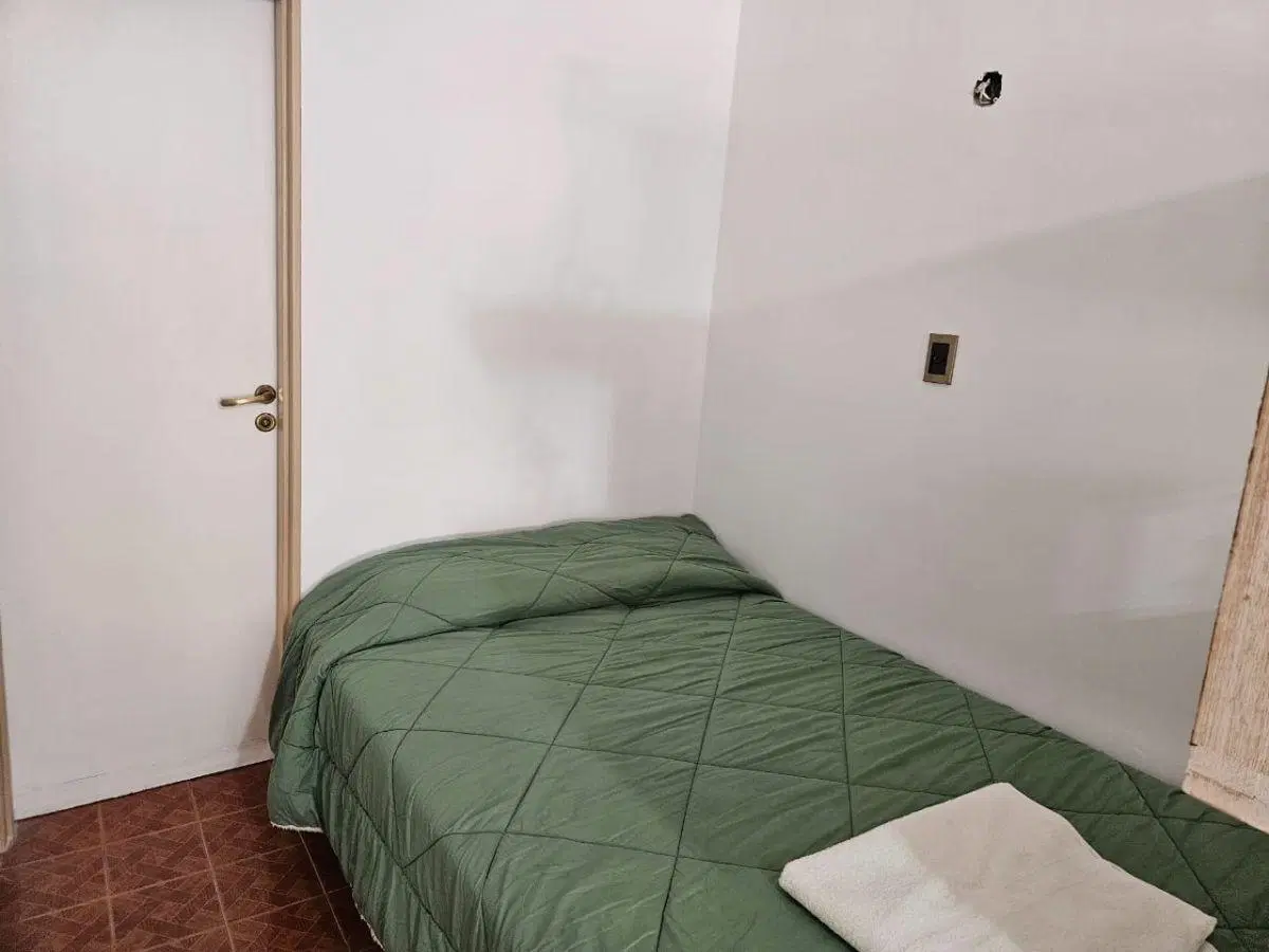 Departamento temporario 1 amb en Centro - Peron y Montevideo 3