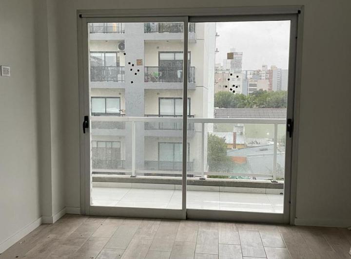 VENTA DE DEPARTAMENTO CON TERRAZA PRIVADA EN LA PLATA 4