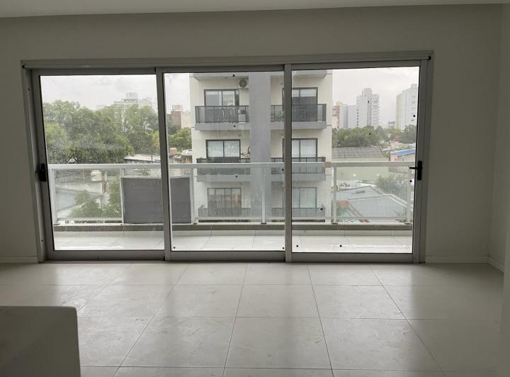 VENTA DE DEPARTAMENTO CON TERRAZA PRIVADA EN LA PLATA 2