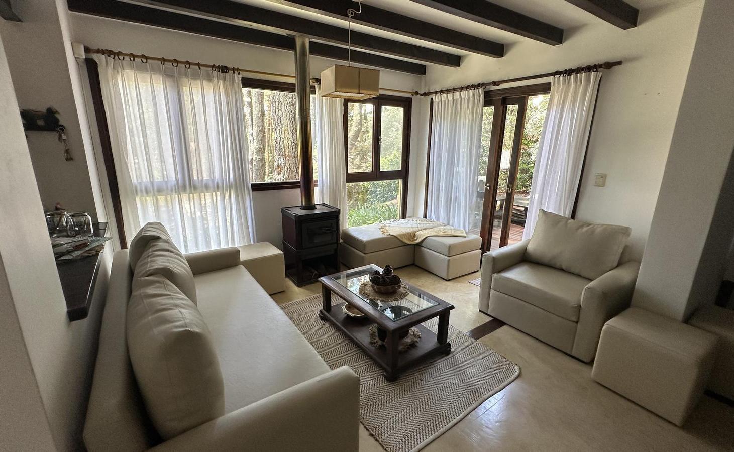 Casa 5 dormitorios alquiler temporario en Pinamar