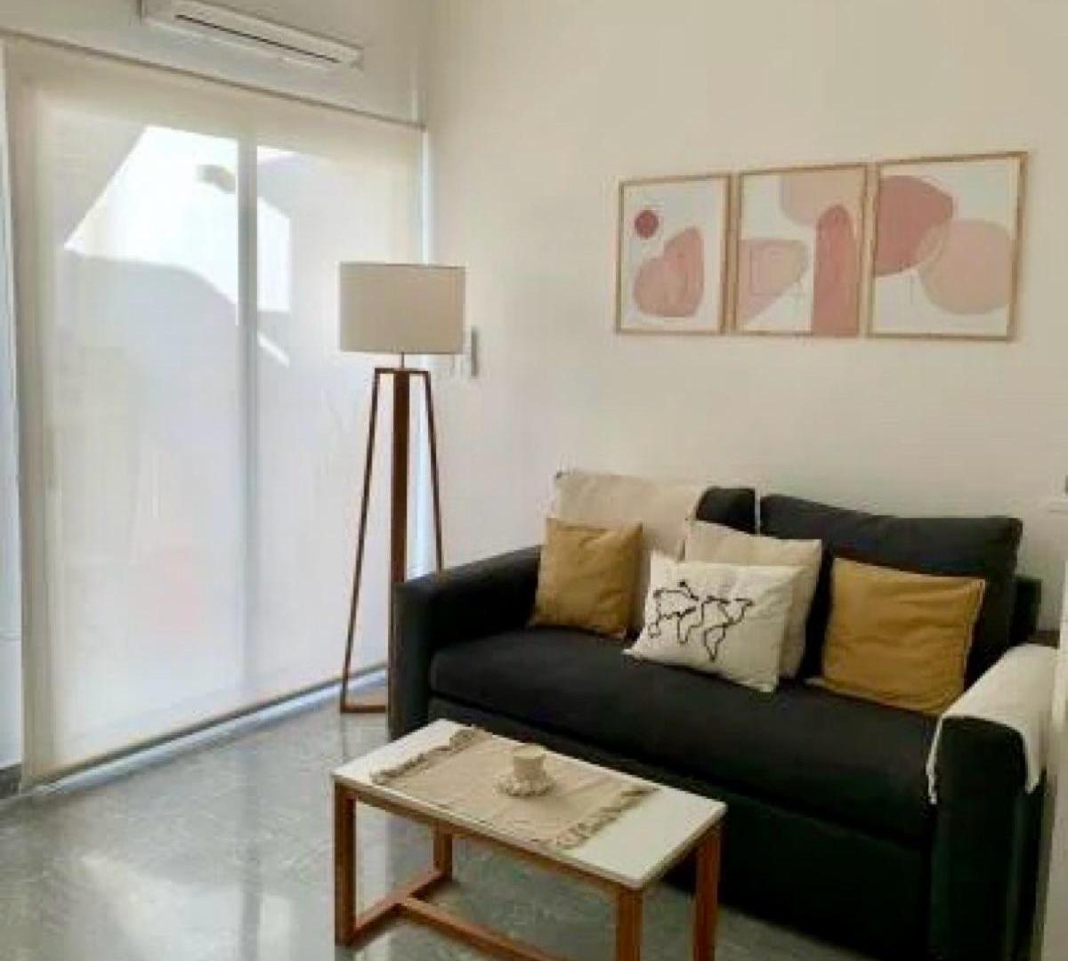 Foto de PH en Venta de 2 Dormitorios al Frente con Patio Sin Expensas en La, imagen 4