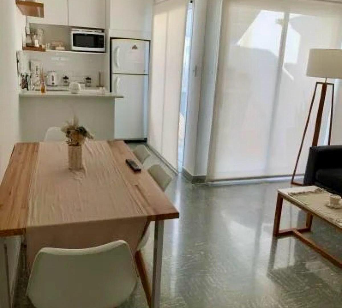 Foto de PH en Venta de 2 Dormitorios al Frente con Patio Sin Expensas en La, imagen 5