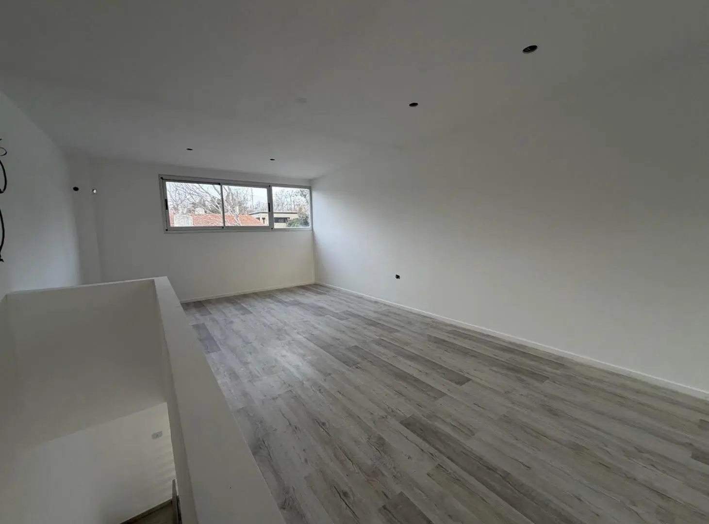 Alquiler local en el pulmón de City Bell 85m2 8