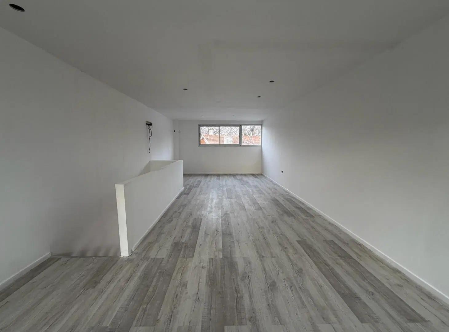 Alquiler local en el pulmón de City Bell 85m2 4