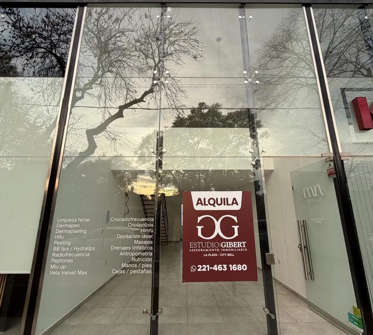 Alquiler local en el pulmón de City Bell 85m2 3