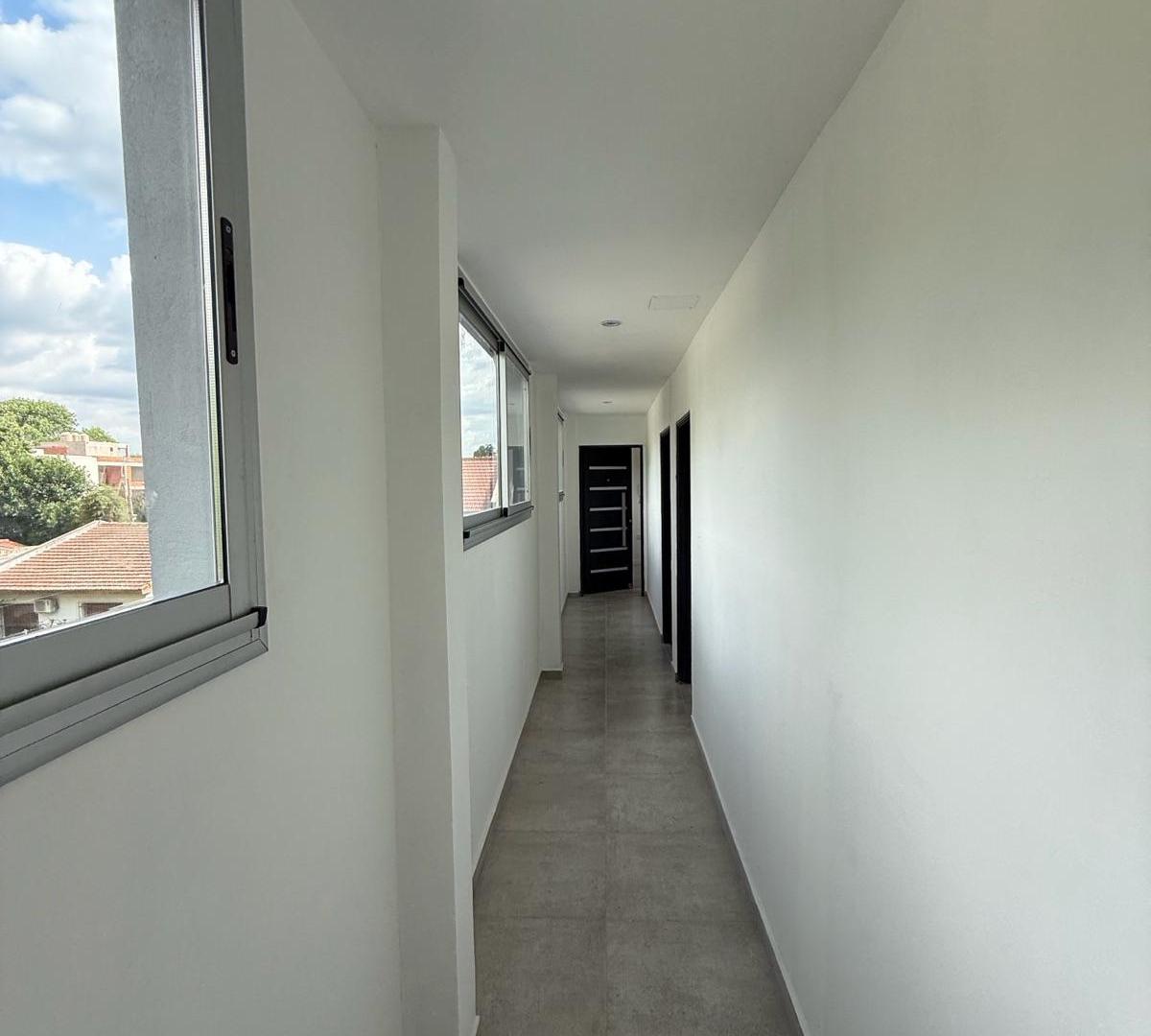 Foto de Alquiler de oficina 45 m2 en el pulmón de City Bell, imagen 5