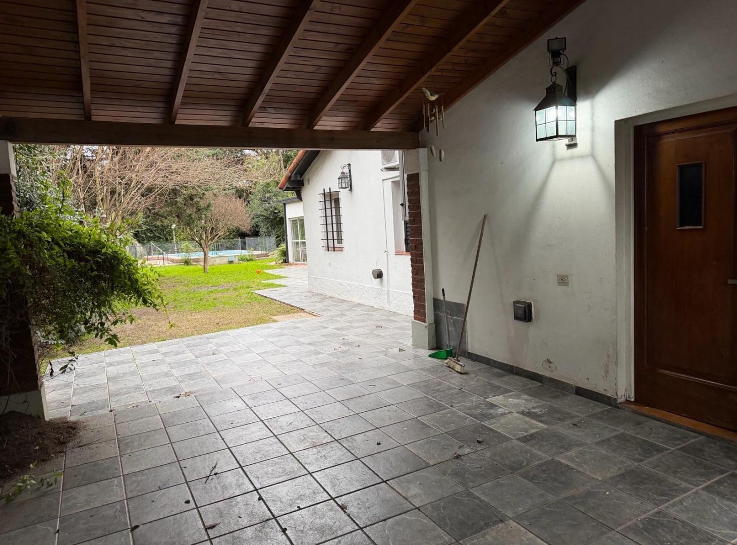 Foto de Venta/alquiler de casa dos dormitorios, quincho y pileta en La Plata, imagen 4
