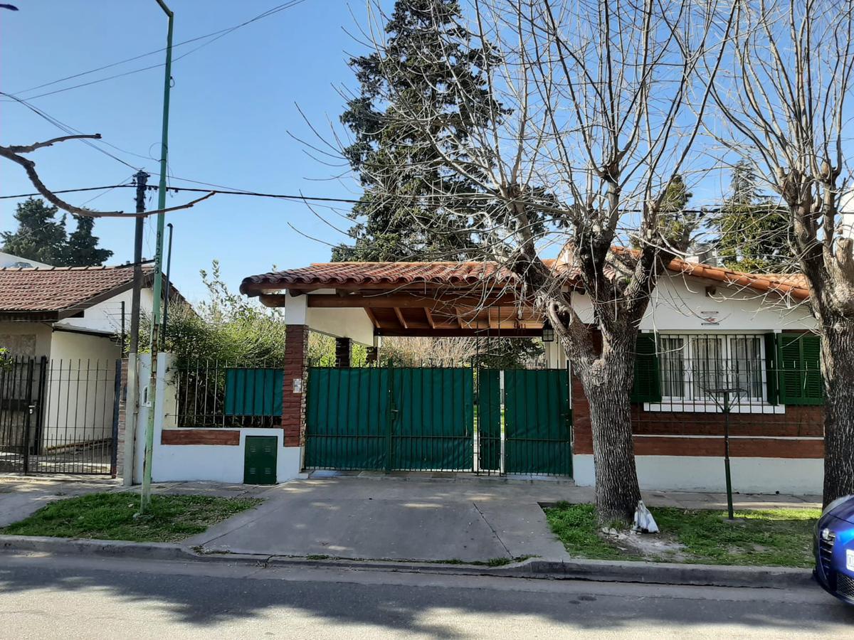 Foto de Venta/alquiler de casa dos dormitorios, quincho y pileta en La Plata, imagen 3