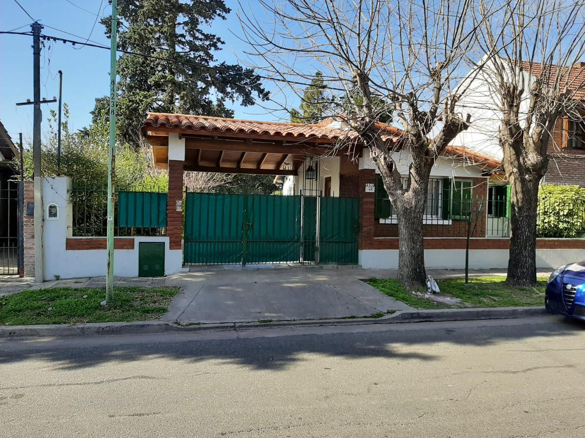 Foto de Venta/alquiler de casa dos dormitorios, quincho y pileta en La Plata, imagen 2