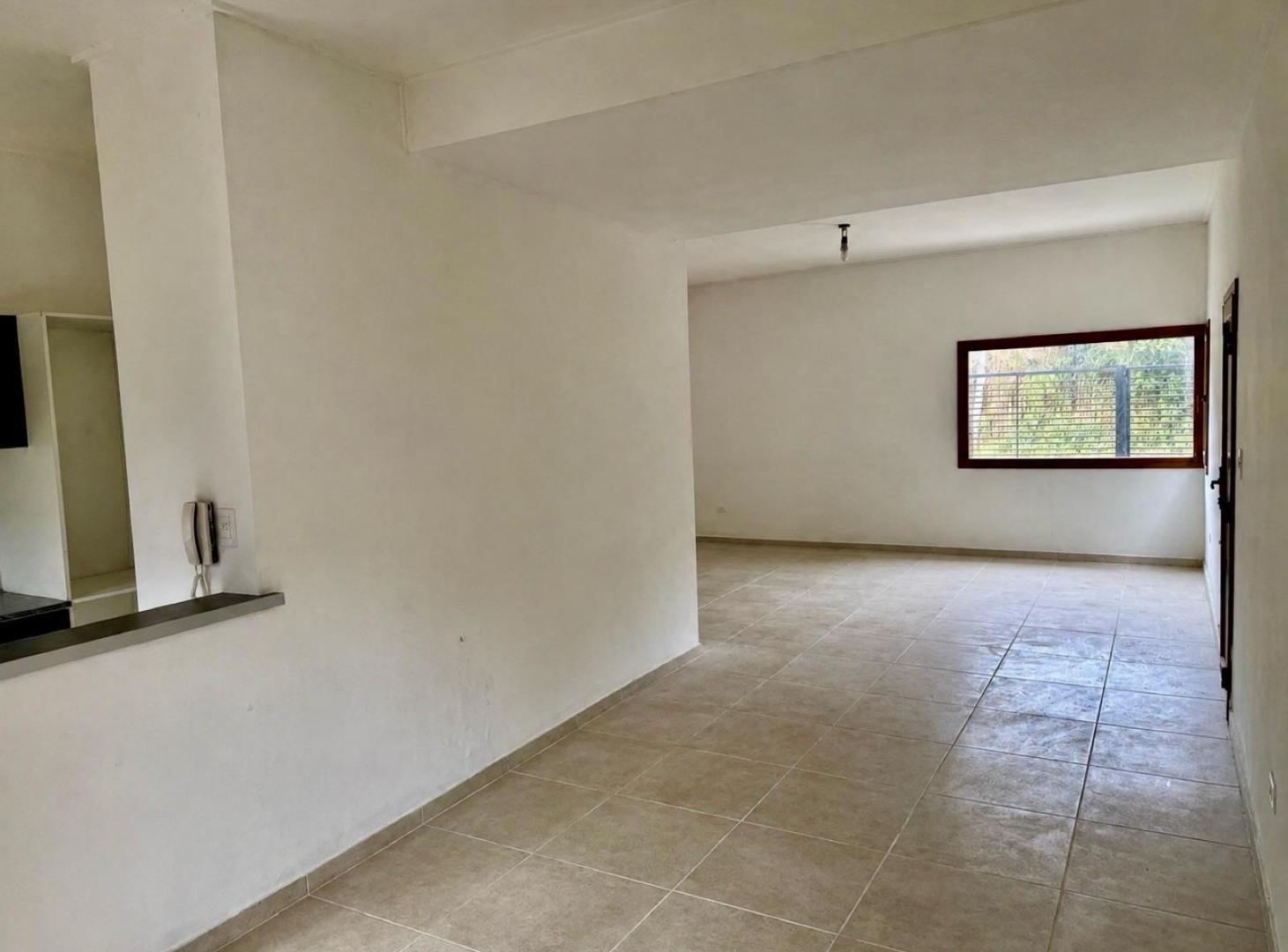 Foto de Dúplex a Estrenar en Venta en Manuel B Gonnet con Jardín, 2 Dormitorios, imagen 3