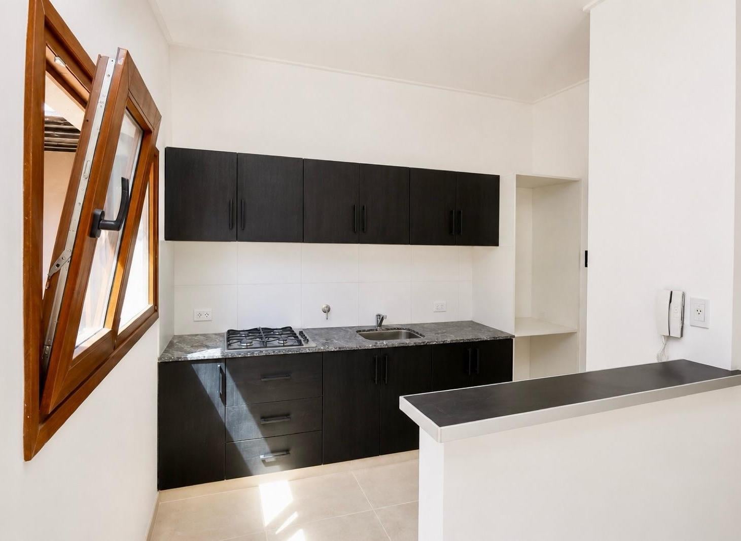 Dúplex a Estrenar en Venta en Manuel B Gonnet con Jardín, 2 Dormitorios y 2 Cocheras