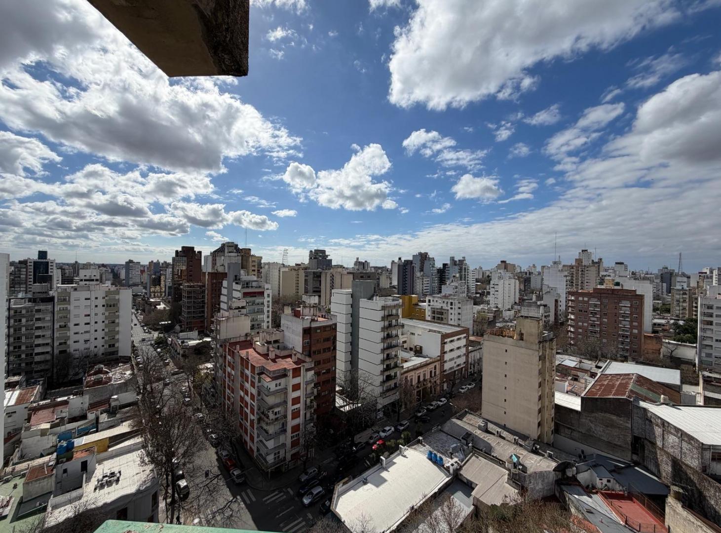 Foto de Departamento de 5 dormitorios en calle 11 entre 56 y diag. 74, imagen 2