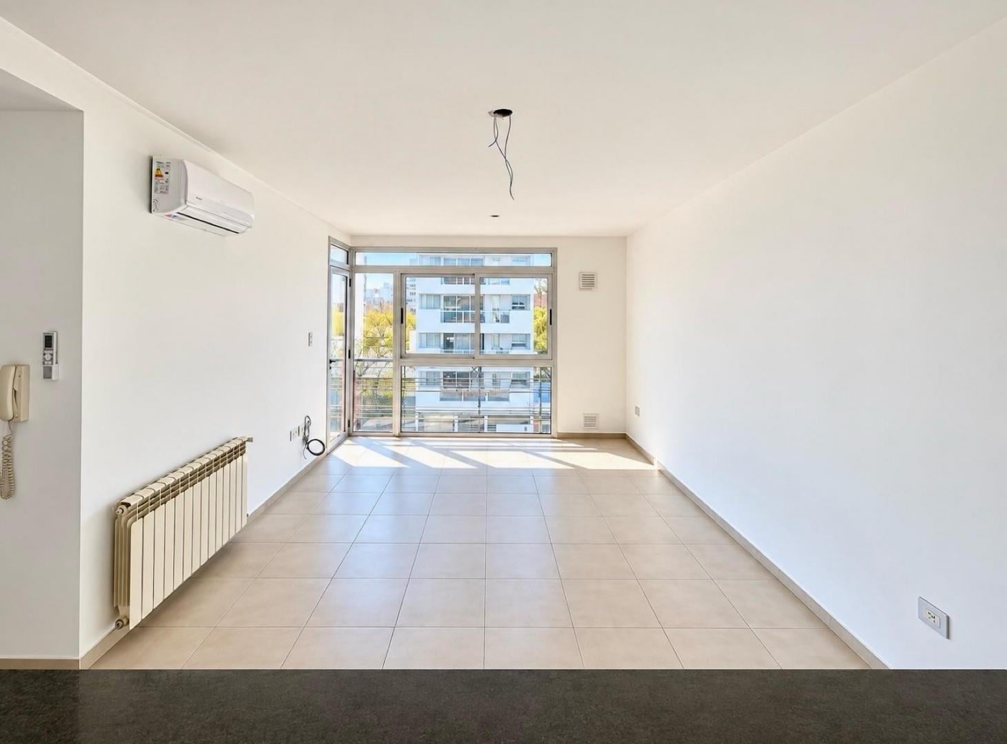 Foto de Departamento 2 Dormitorios con Cochera y Balcon al Frente en Venta en, imagen 4