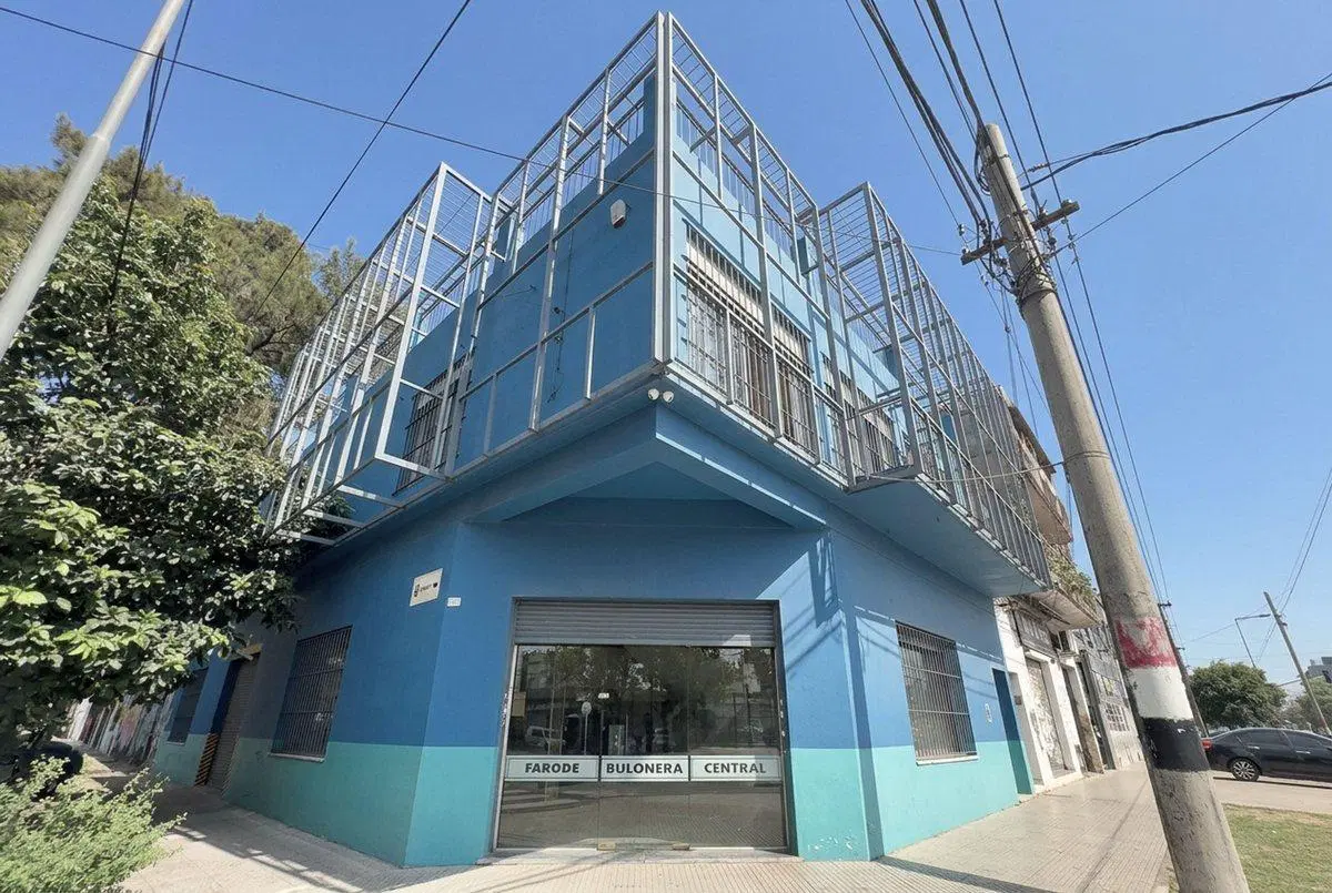 VENTA LOCAL + OFICINA + DEPOSITO,ZONA VILLA MAIPU 3