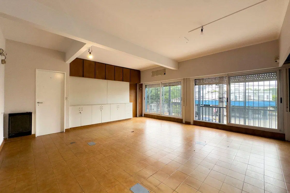 VENTA LOCAL + OFICINA + DEPOSITO,ZONA VILLA MAIPU 5