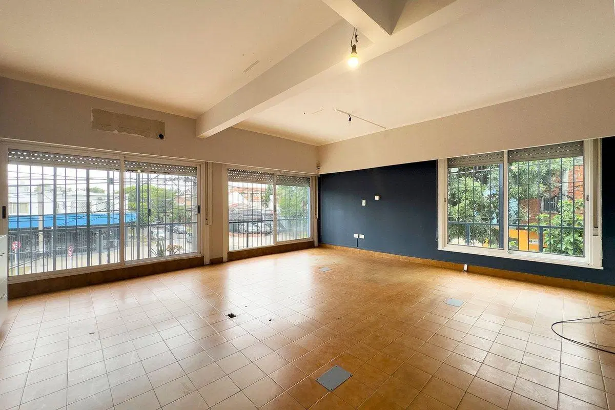 VENTA LOCAL + OFICINA + DEPOSITO,ZONA VILLA MAIPU 2