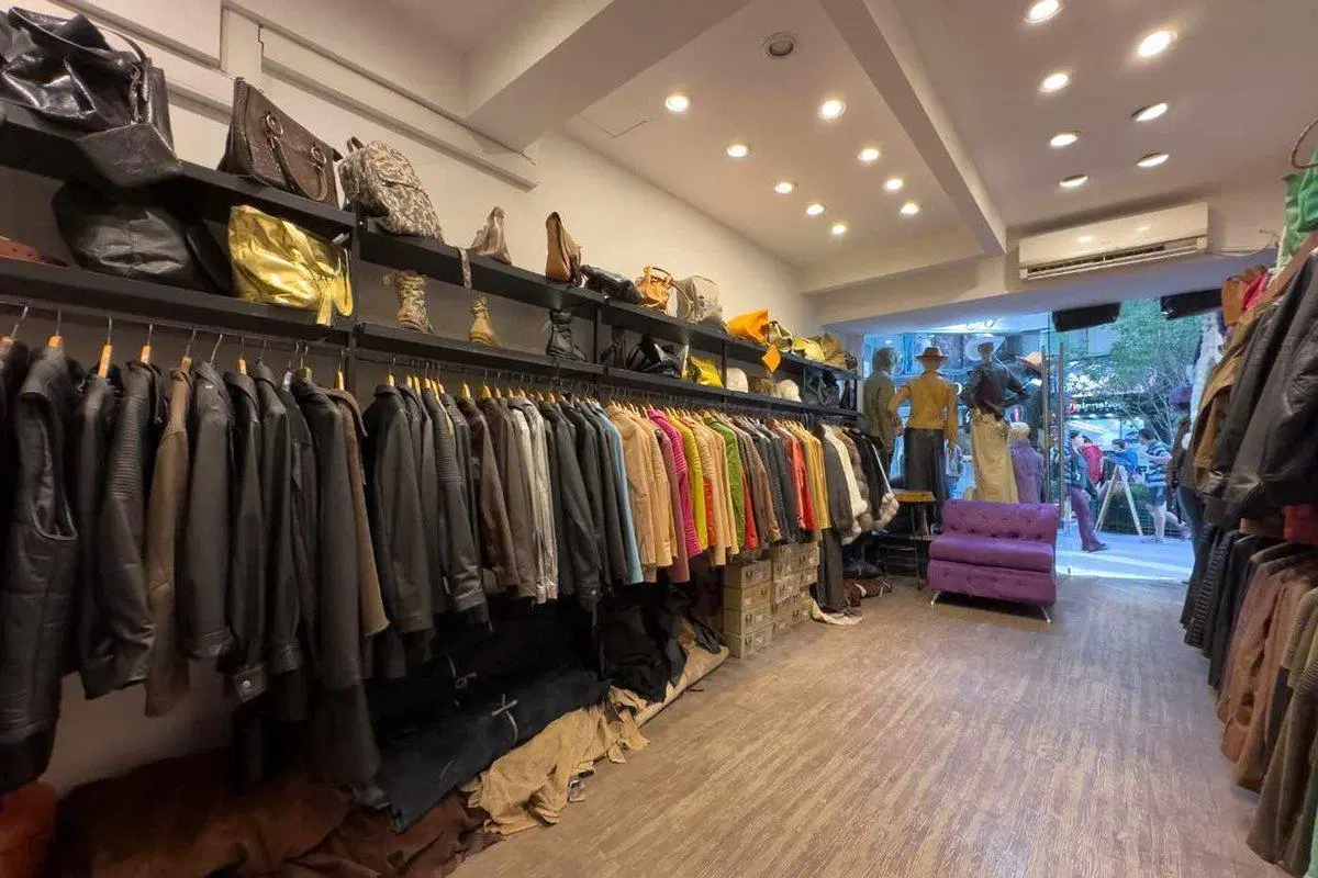 VENTA LOCAL COMERCIAL CON RENTA EN MICROCENTRO 5