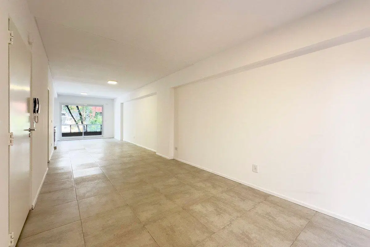 VENTA MONOAMBIENTE CON DOBLE BALCÓN,ZONA BARRACAS 3