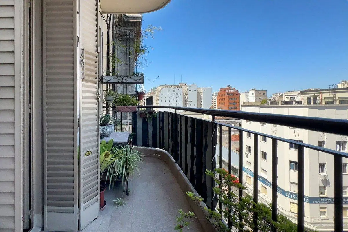 VENTA DEPTO 3 AMB CON BALCON + DEP EN MONSERRAT 2