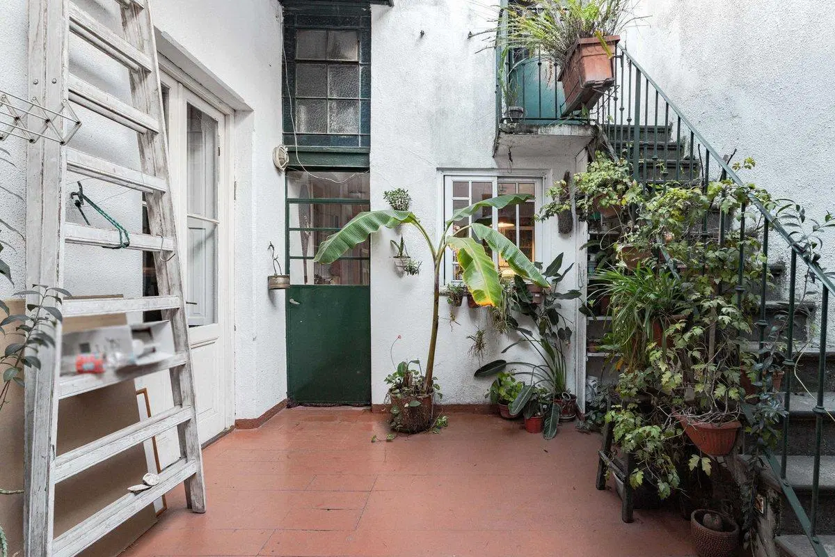 Venta casa 5 ambientes con local en Balvanera 2