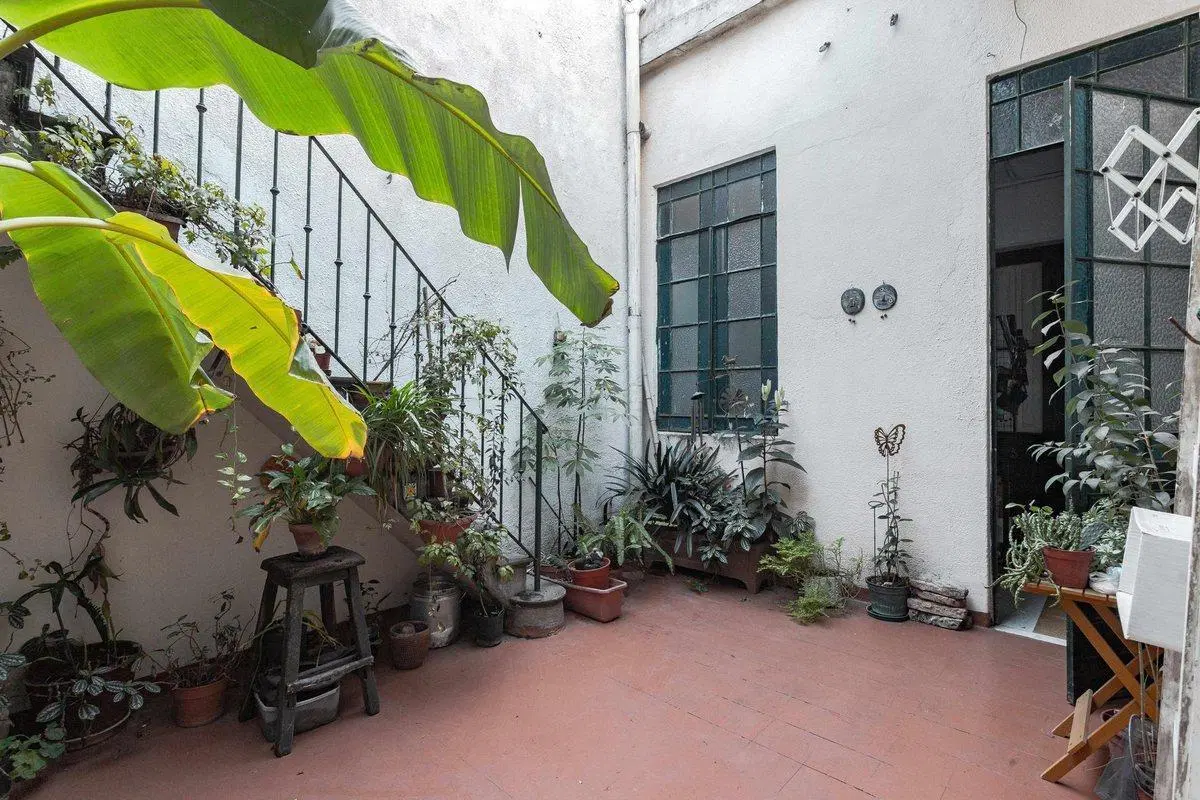 Venta casa 5 ambientes con local en Balvanera 5