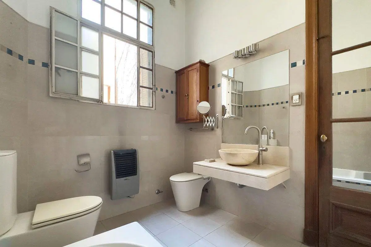 Venta PH con terraza y parrilla en Balvanera 5