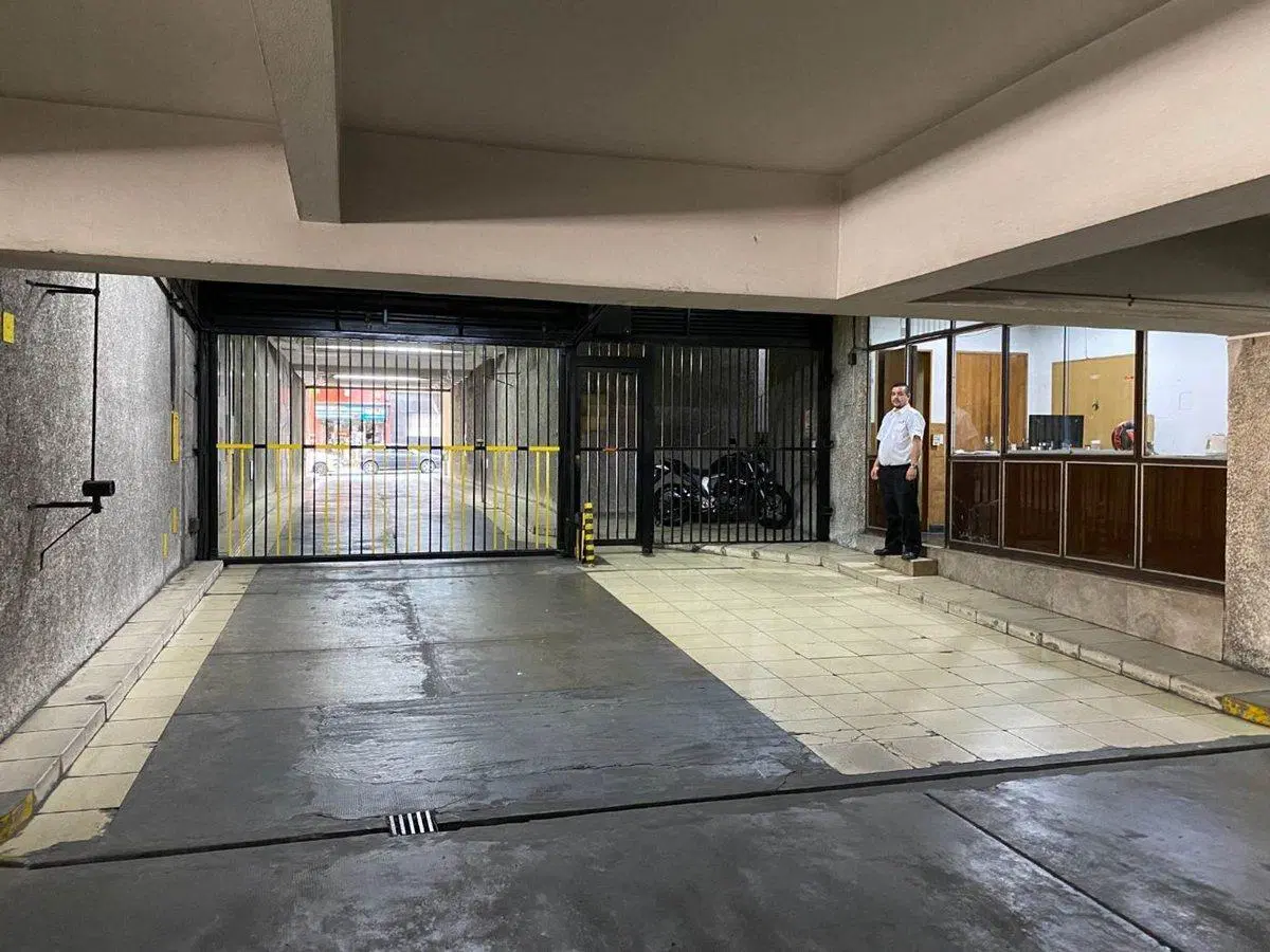 RECOLETA VENTA COCHERA FIJA CUBIERTA MTS AV STA FE 2