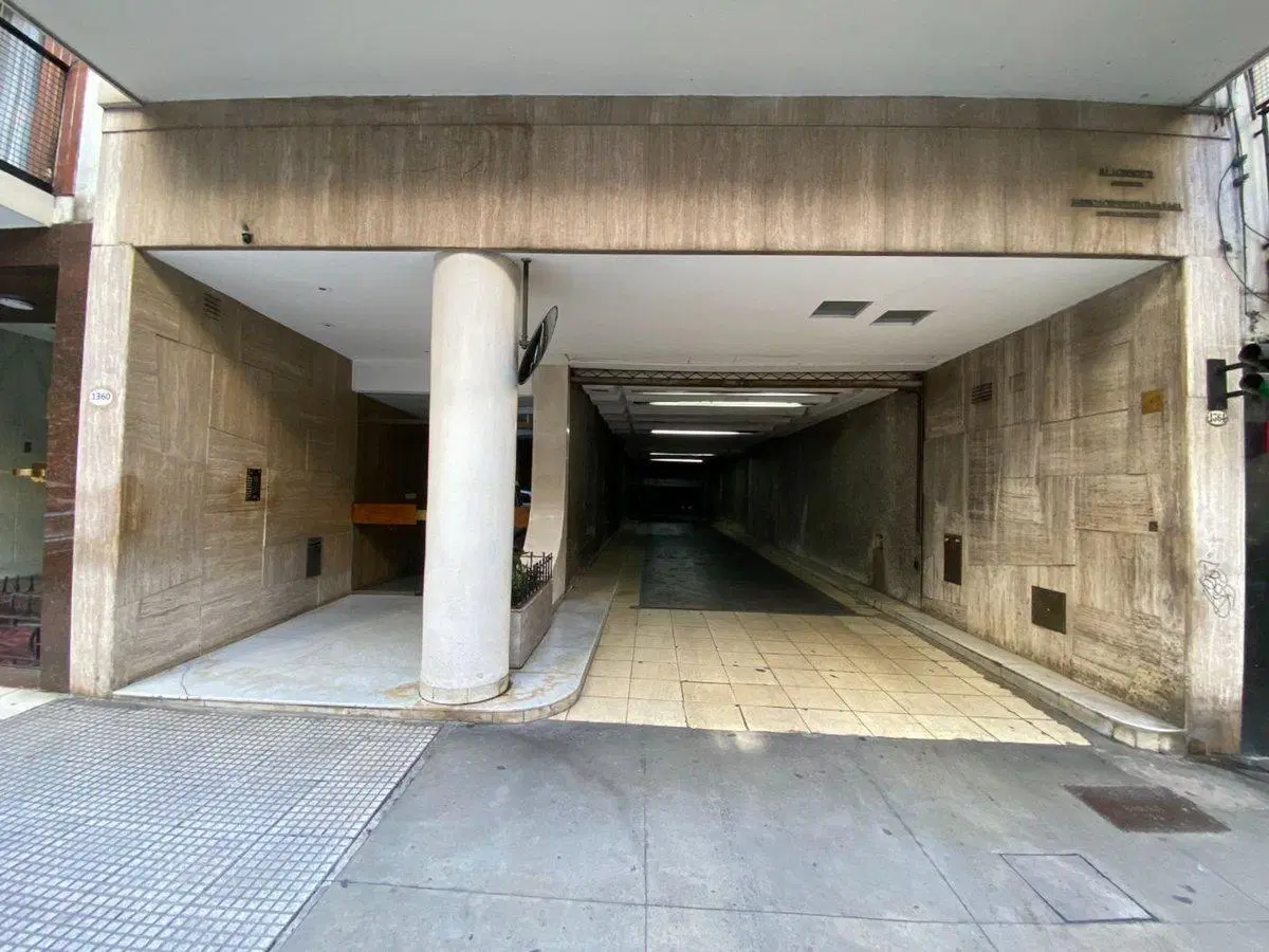 RECOLETA VENTA COCHERA FIJA CUBIERTA MTS AV STA FE 5