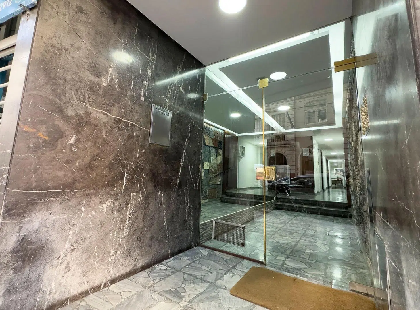 VENTA MONO AMOBLADO RECICLADO 100% EN RECOLETA 5