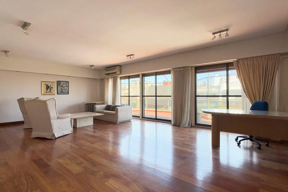 VENTA PISO DE 5 AMB C/DEP + 2 COCH. EN CABALLITO 4