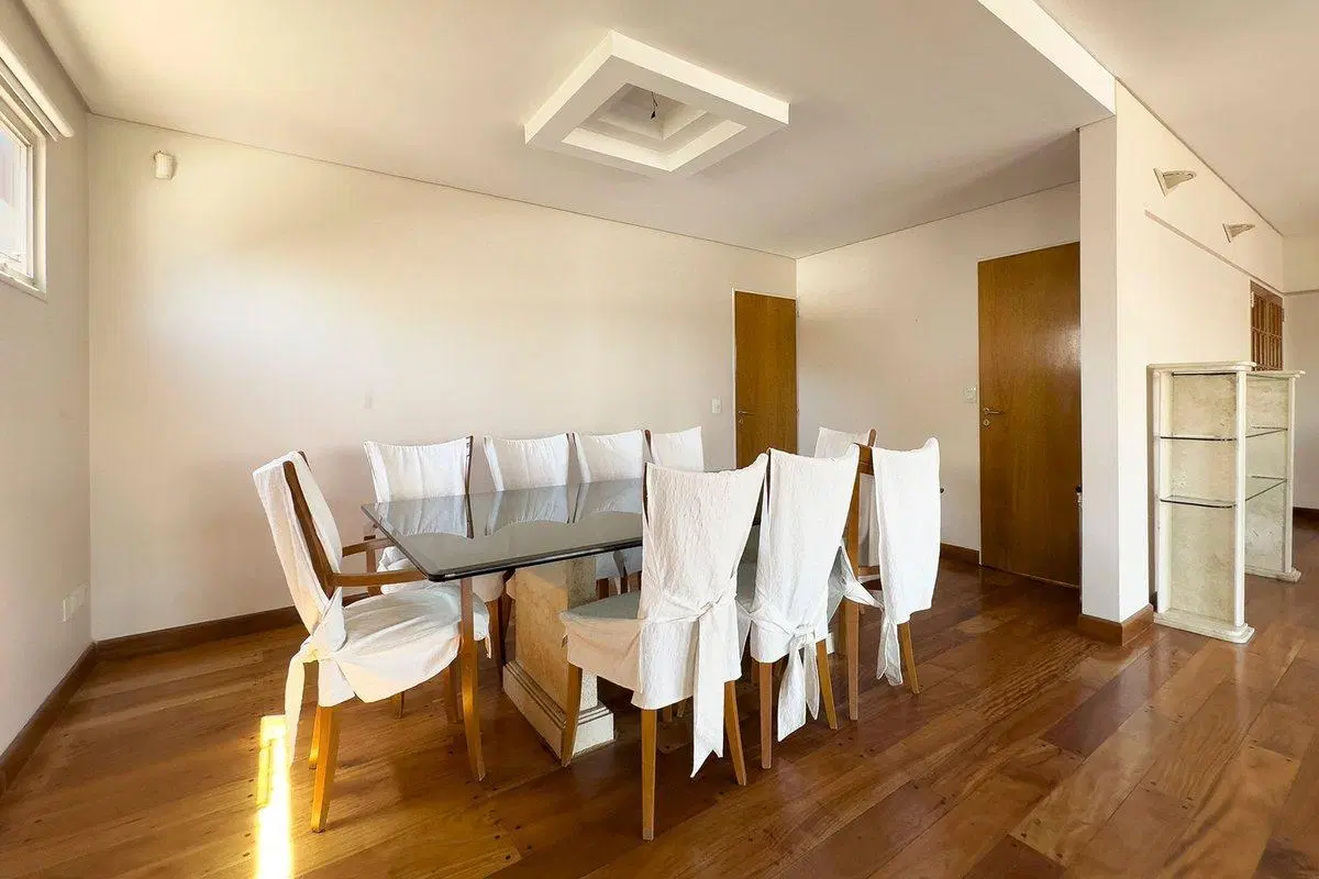 VENTA PISO DE 5 AMB C/DEP + 2 COCH. EN CABALLITO 5