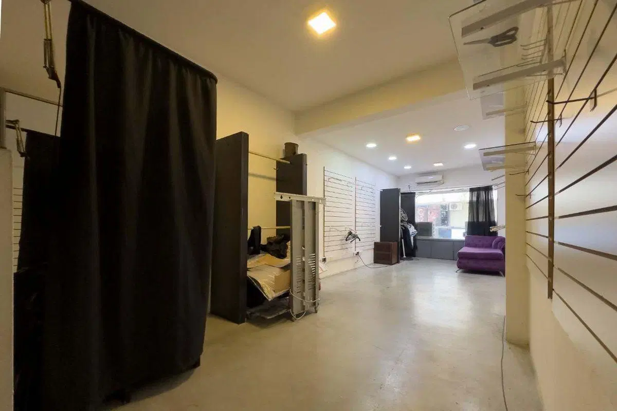 VENTA LOCAL COMERCIAL CON RENTA EN MICROCENTRO 5
