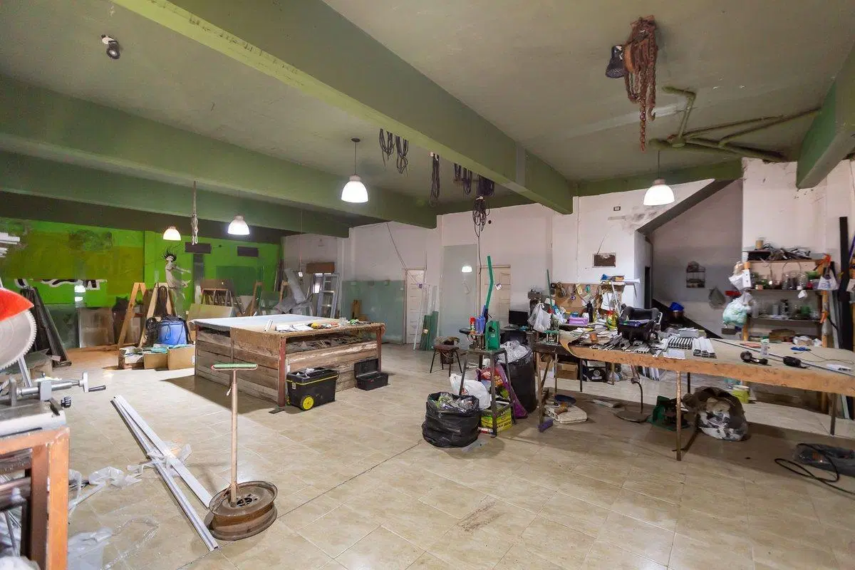 VENTA LOCAL COMERCIAL + GALPÓN, ZONA PONTEVEDRA 3