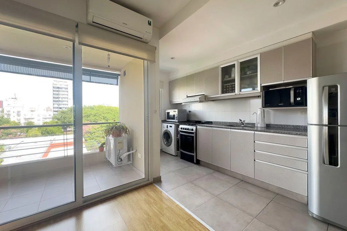 VENTA MONOAMBIENTE CON BALCON EN BALVANERA 4