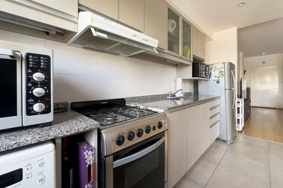VENTA MONOAMBIENTE CON BALCON EN BALVANERA 8