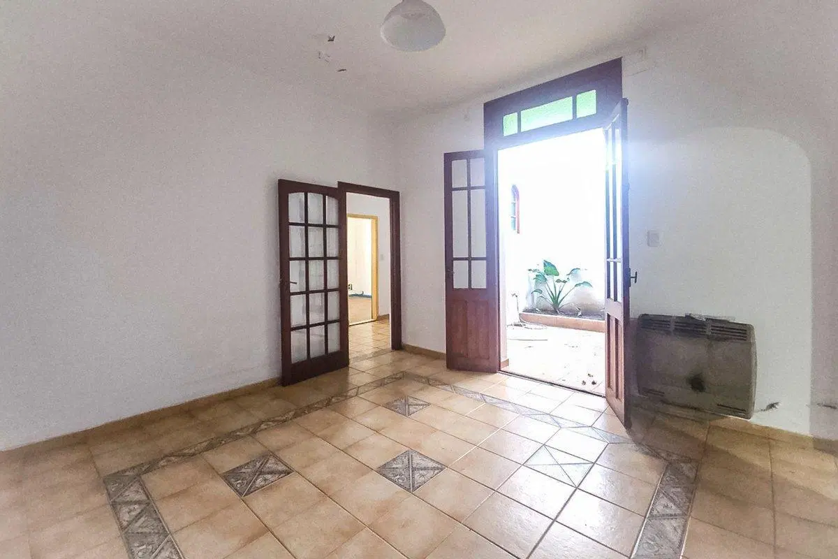 ALQUILER CASA 5 AMB C/PATIO Y TERRAZA – VERSALLE 8