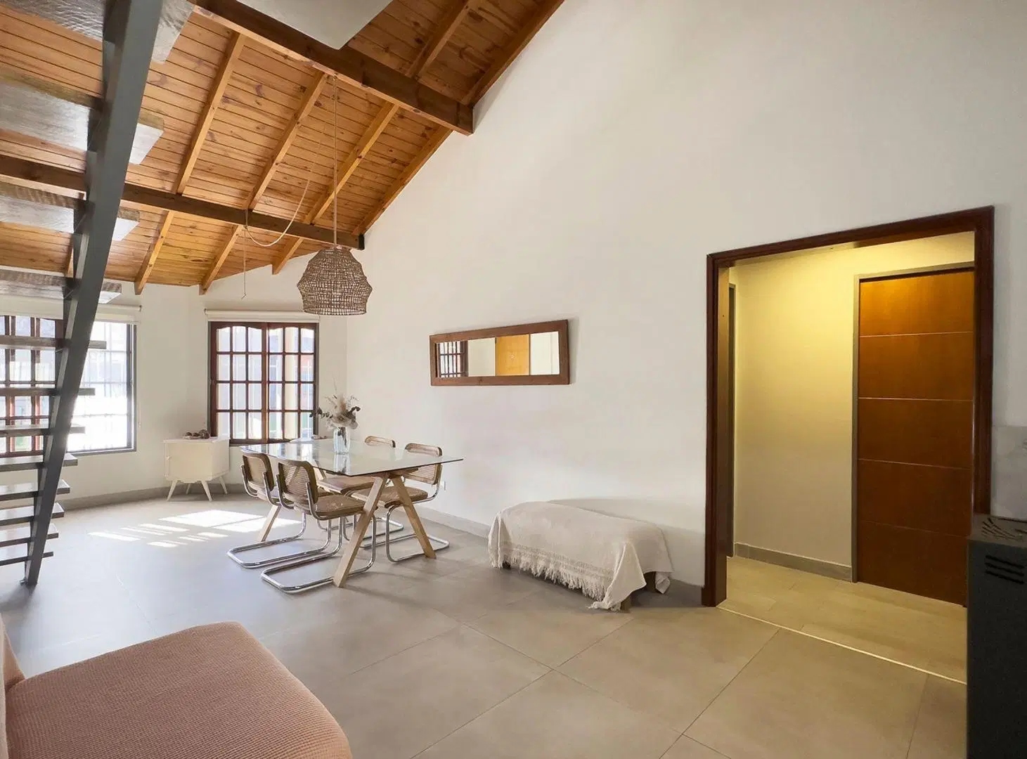 VENTA CASA 4 AMBIENTES C/PILETA,ZONA EL PALOMAR 1
