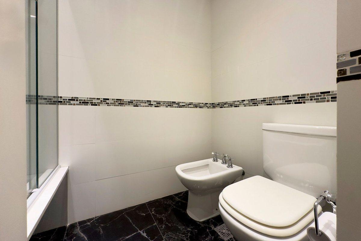 Foto de VENTA PISO DE 5 AMB C/DEP + 2 COCH. EN CABALLITO, imagen 5