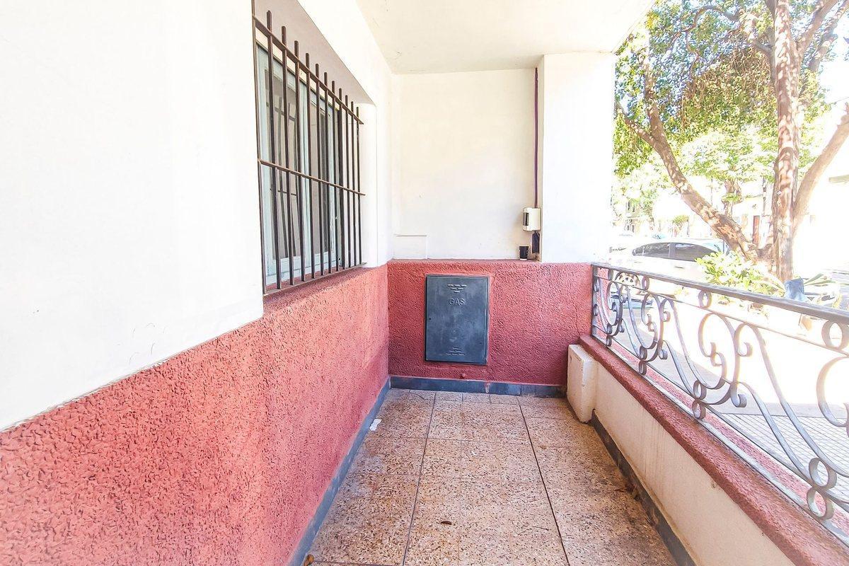 Foto de VENTA-CASA 5 AMB CON PATIO/TERRAZA-VERSALLES-185m², imagen 4