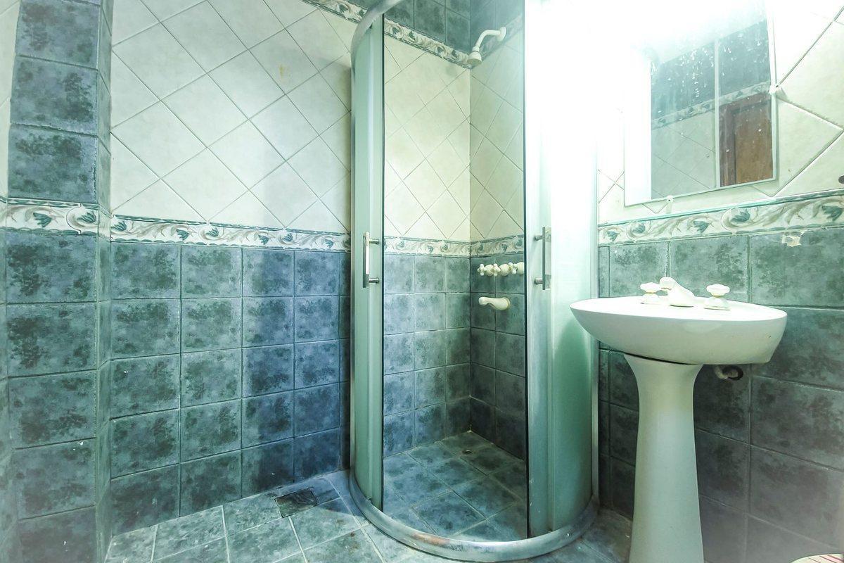 Foto de VENTA-CASA 5 AMB CON PATIO/TERRAZA-VERSALLES-185m², imagen 3