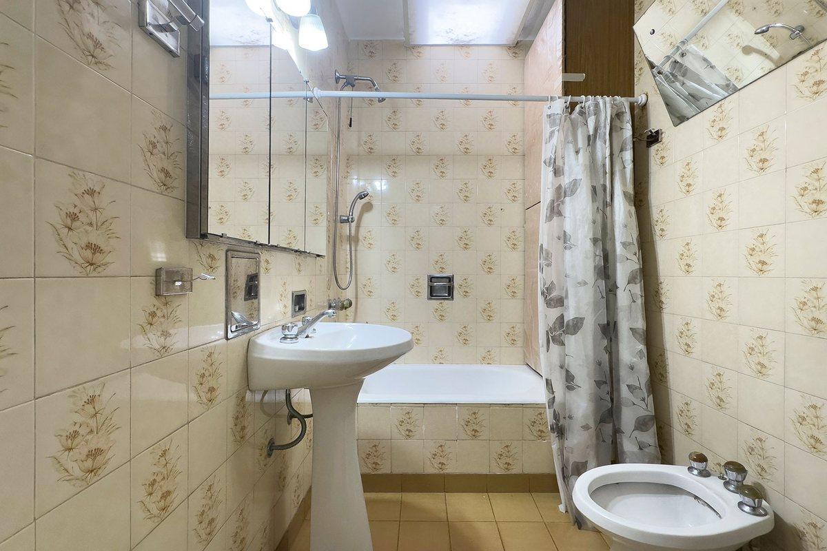 Foto de VILLA SARMIENTO VENTA CHALET 3-4 AMB A MTS GAONA, imagen 3