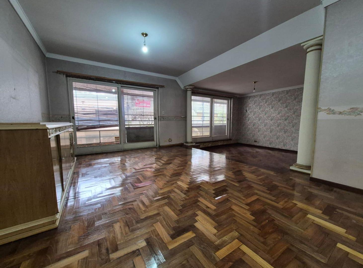Foto de Venta departamento 4 amb, dep y cochera en Flores, imagen 4