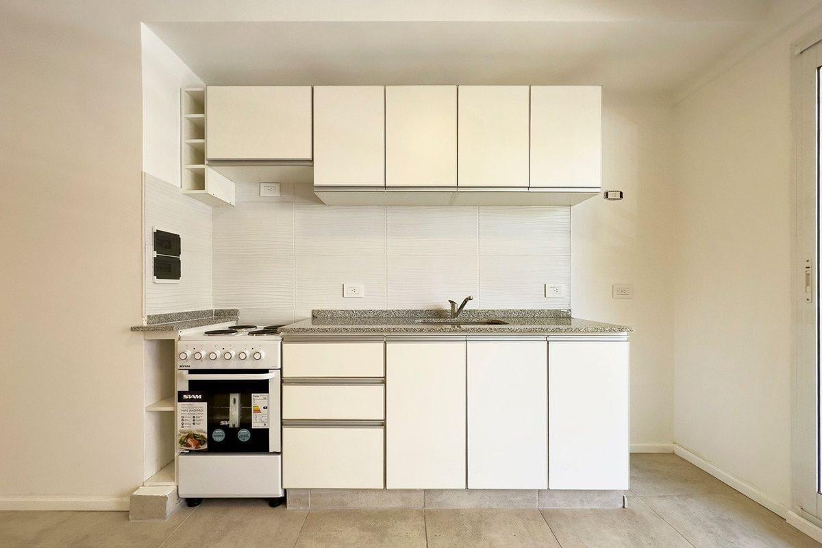 Foto de VENTA MONOAMBIENTE CON DOBLE BALCÓN,ZONA BARRACAS, imagen 3