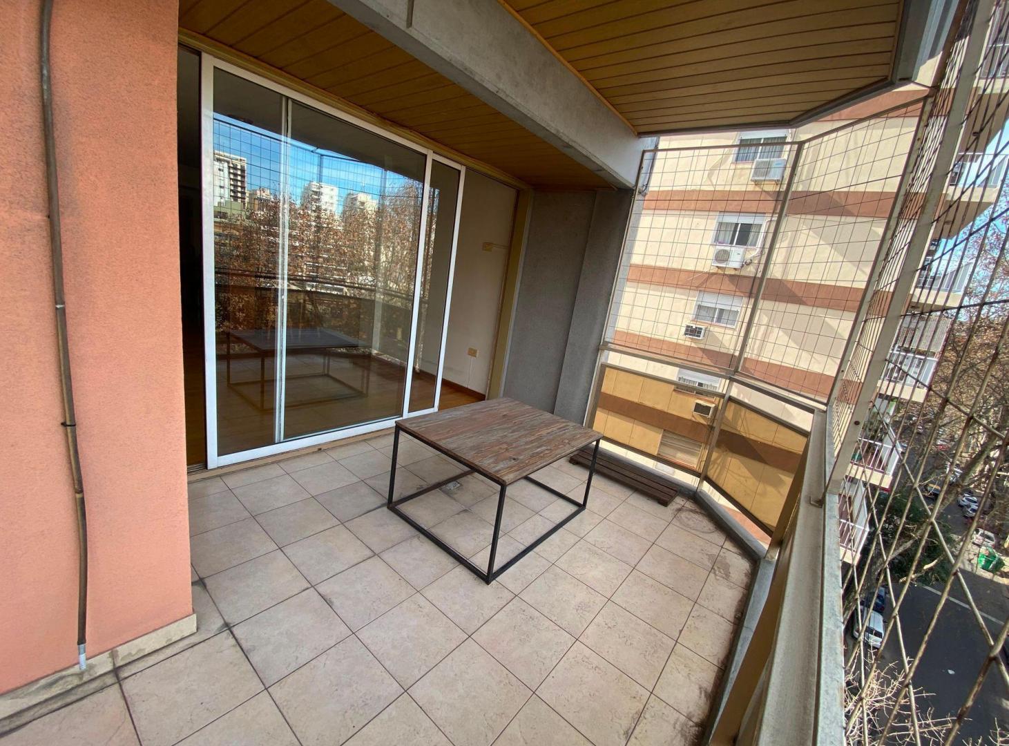 Foto de ALMAGRO-ALQUILER 4 AMB AL FRENTE-BALCON-COCHERA, imagen 3