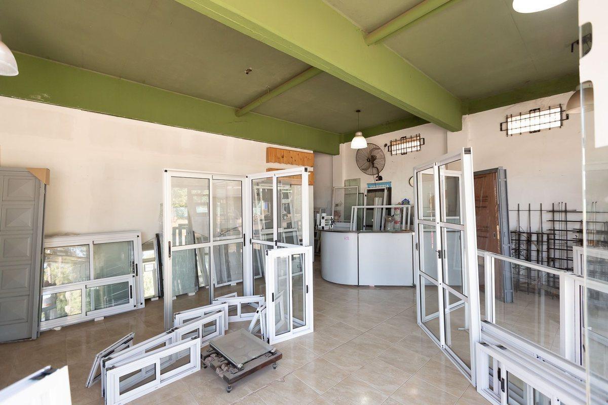 Foto de VENTA LOCAL COMERCIAL + GALPÓN, ZONA PONTEVEDRA, imagen 1