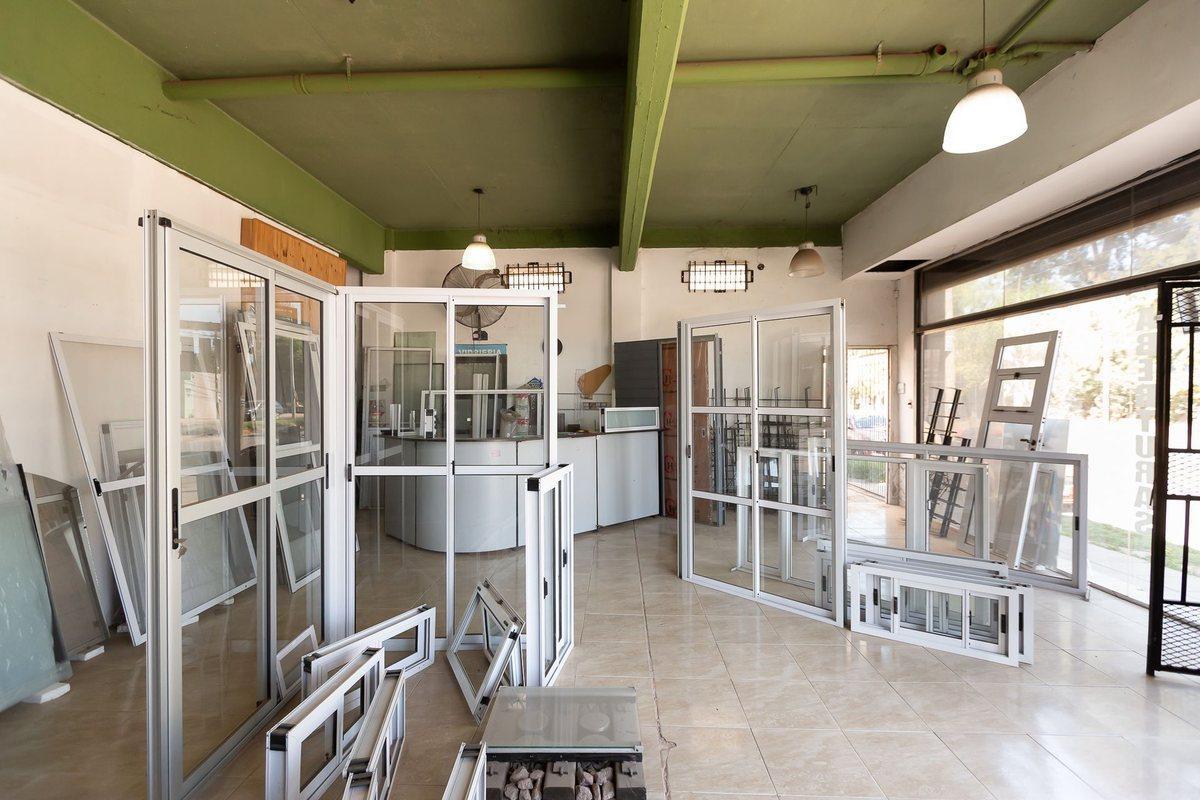 Foto de VENTA LOCAL COMERCIAL + GALPÓN, ZONA PONTEVEDRA, imagen 5
