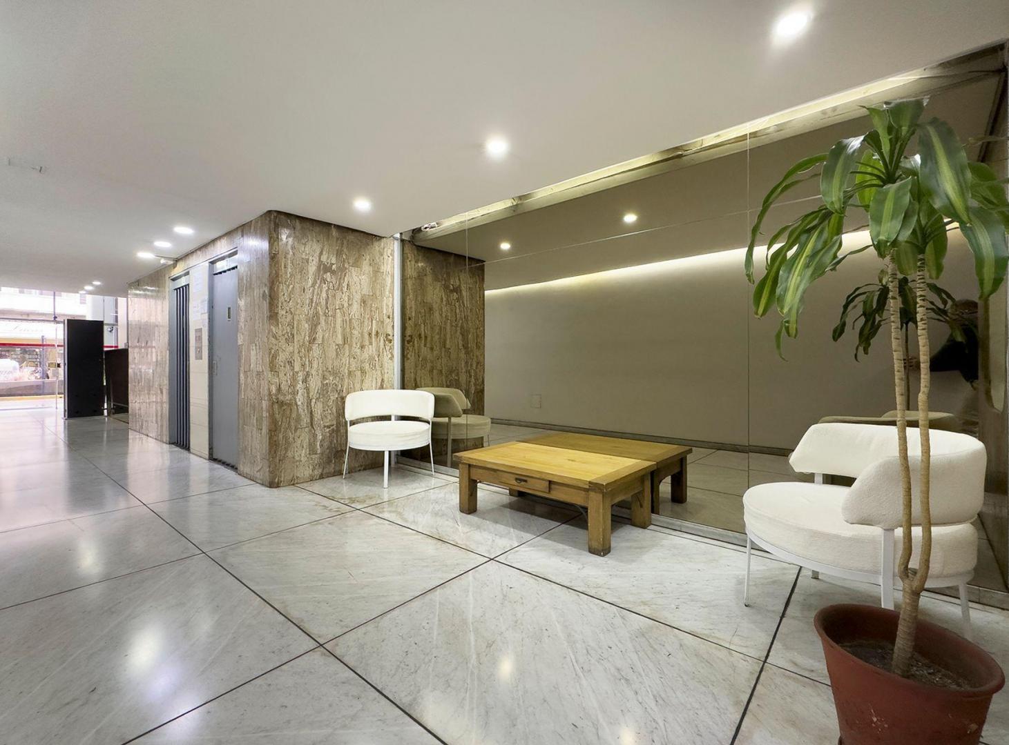 Foto de VENTA DEPARTAMENTO 2 AMB. EN SAN NICOLAS, imagen 5
