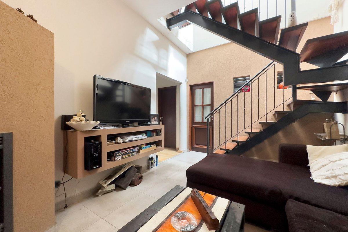 Foto de RAMOS MEJIA OPORT VENTA CASA 5 AMB PILETA JDIN GGE, imagen 2