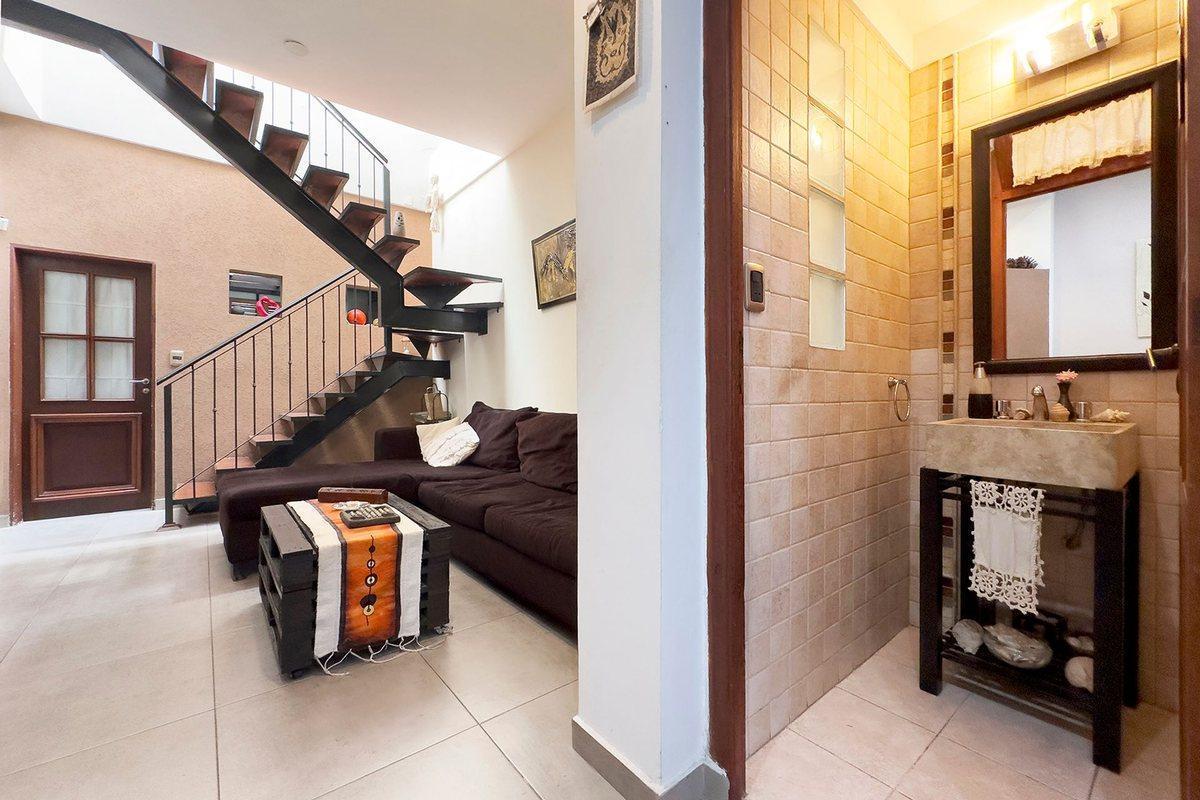 Foto de RAMOS MEJIA OPORT VENTA CASA 5 AMB PILETA JDIN GGE, imagen 1